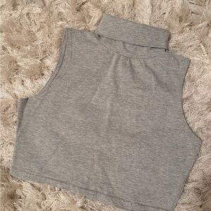 BOGO 🛍️ Gray Sleeveless Turtleneck Crop Top